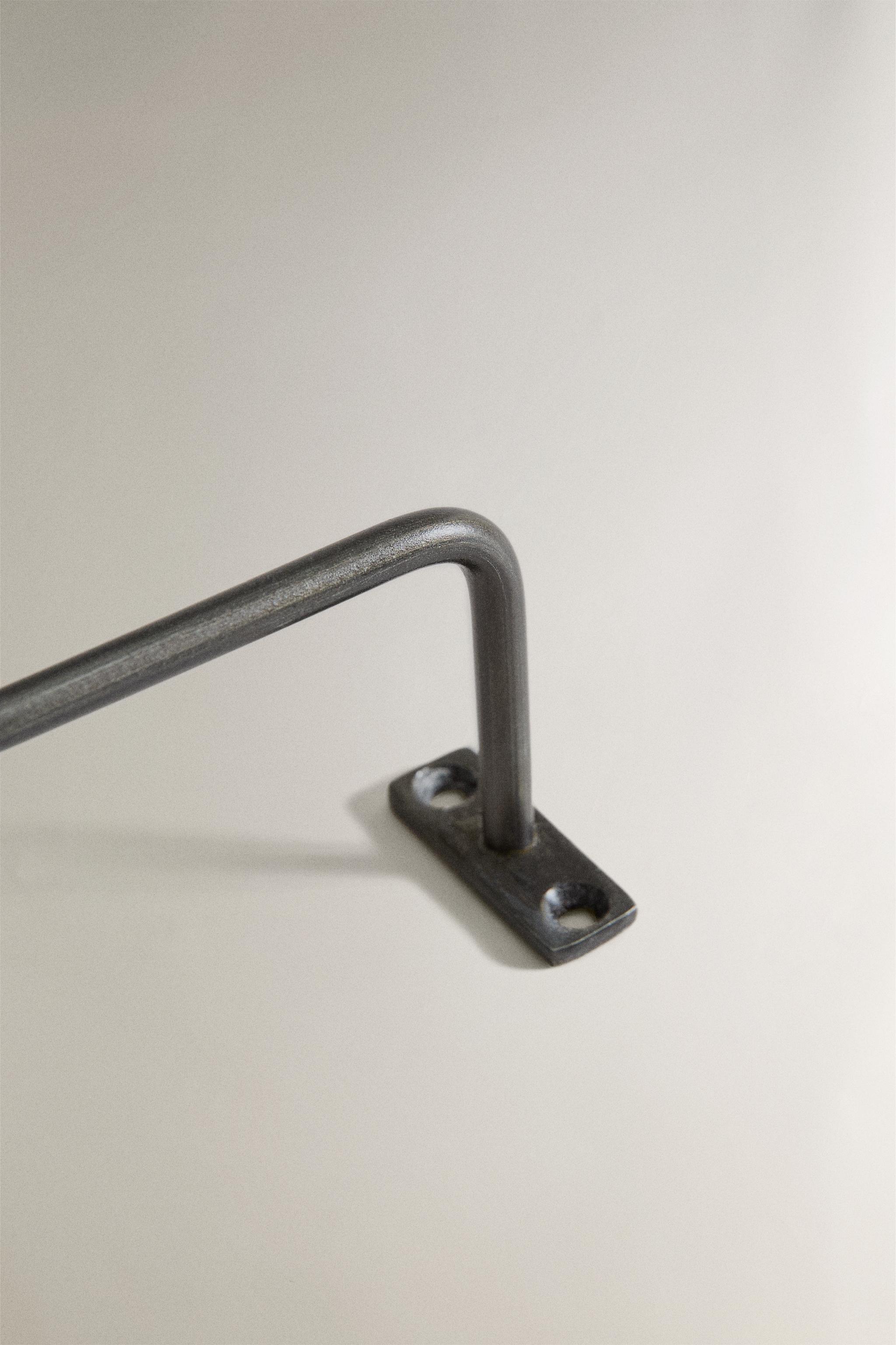 DARK METAL TOWEL RACK